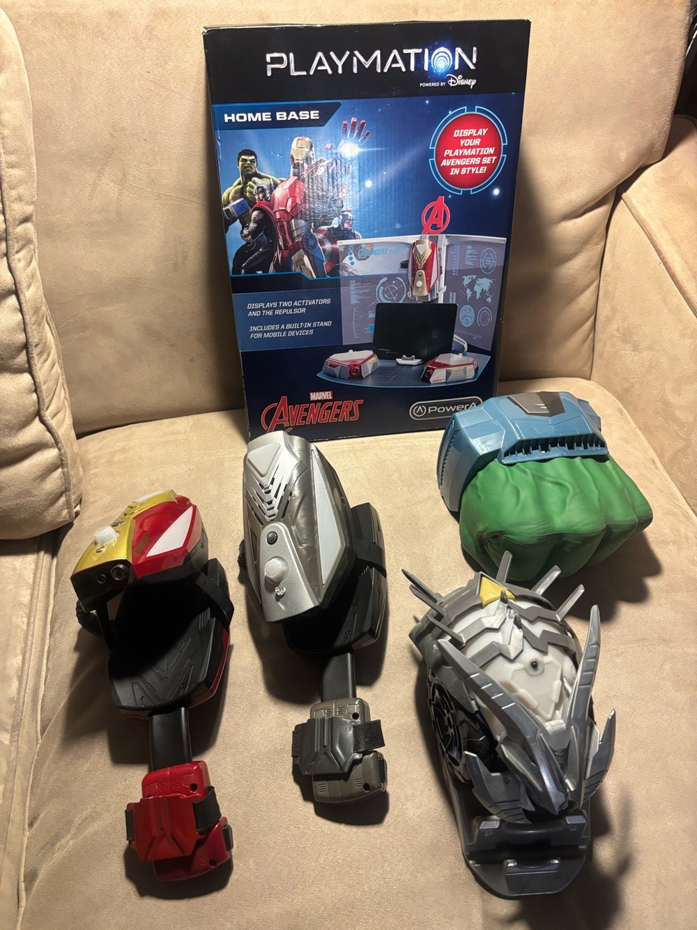 Playmation Avengers Home Base Display Stand - Red, White & Gold
